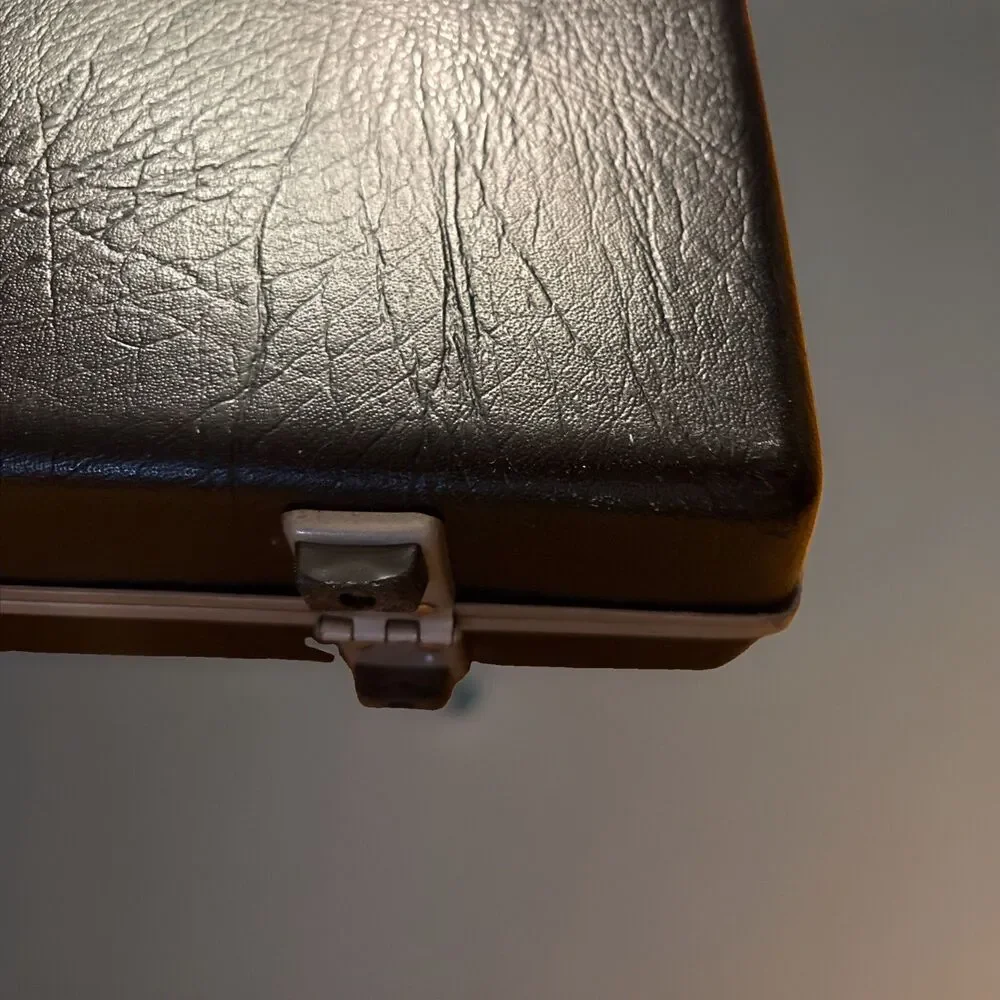 Vintage 1970’s Samsonite Black Hard Shell Briefcase Attaché No Key 18”x 12”x3.5”